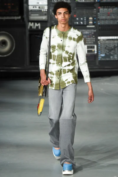 Look 8